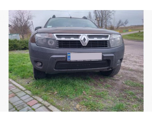 Зимняя нижняя накладка на решетку Глянцевая для Dacia Duster 2008-2018 гг