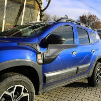 Верхние накладки на дверь (4 шт) для Dacia Duster 2018+