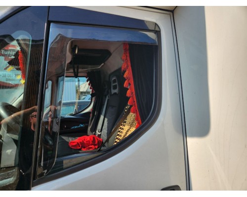 Ветровики вставные (полупрозрачные, 2 шт., Cagatay) для Iveco Daily 2014- гг