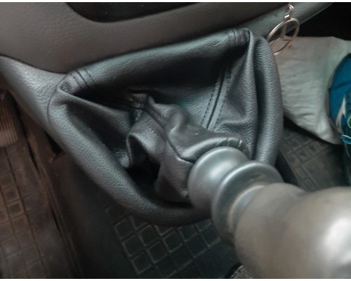 Чохол КПП з рамкою ОЕМ (шкірозамінник) для Mercedes Vito W639 2004-2015 - 80060-11