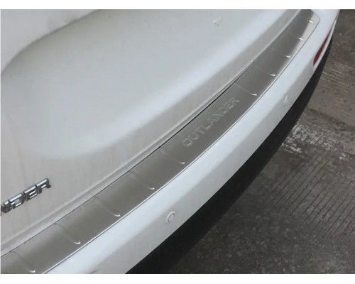 Накладка на задний бампер Libao (нерж) для Mitsubishi Outlander 2012-2021 - 81078-11
