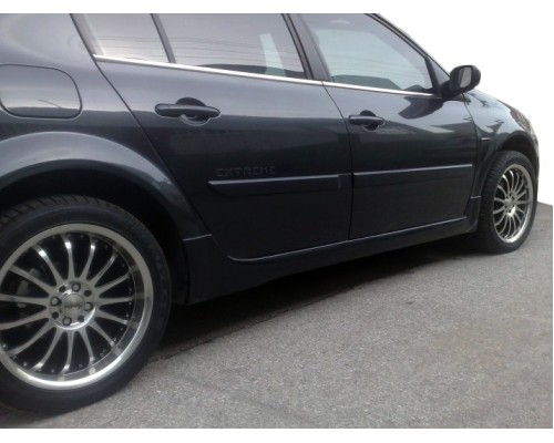 Бічні пороги (під фарбування) для Renault Megane II 2004-2009