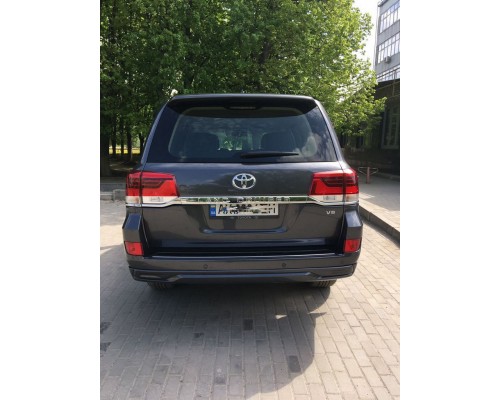 Задняя накладка 2016-2025 (Executive 2016) Белый цвет для Toyota Land Cruiser 200
