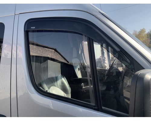 Вітровики (2 шт, Niken) для Volkswagen Crafter 2006-2017 - 55618-11