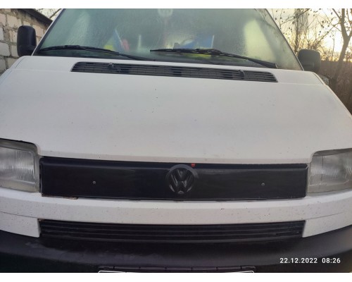 Зимняя верхняя накладка на решетку Глянцевая на косую морду для Volkswagen T4 Transporter - 74931-11