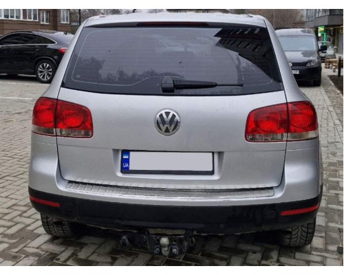 Накладка на задний бампер Carmos (нерж) для Volkswagen Touareg 2002-2010 гг